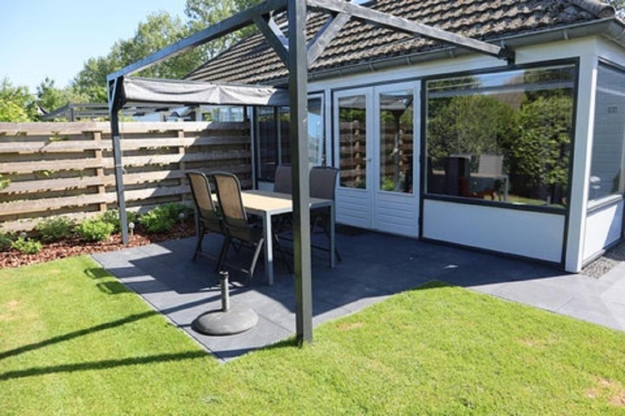 Kustverhuur, Park Schoneveld, Duinroos 123 Ferienhaus
