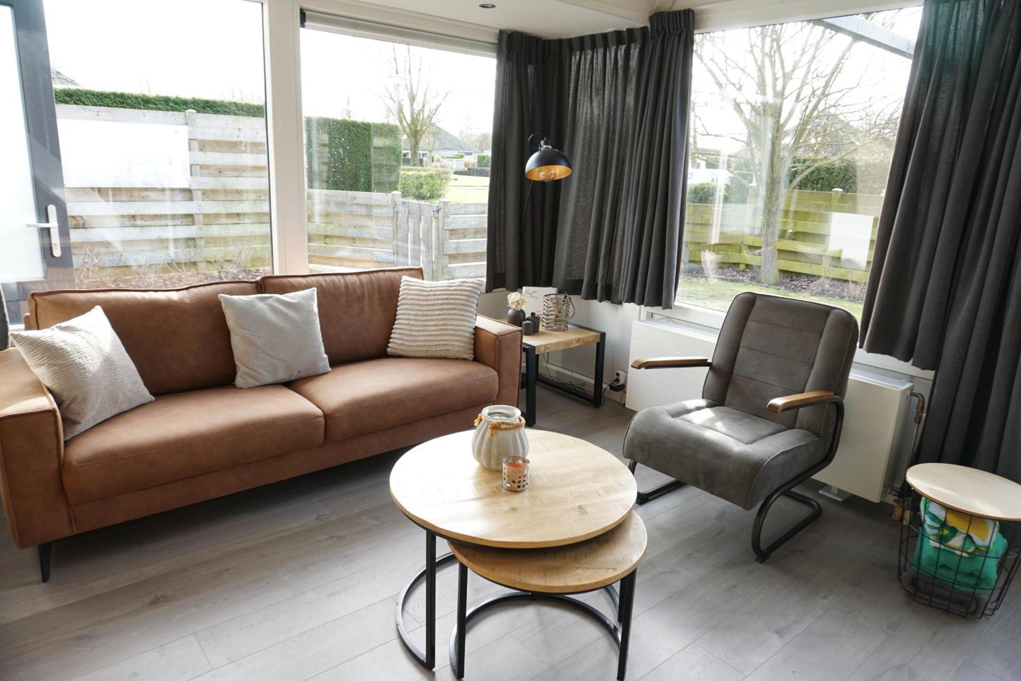 Kustverhuur, Park Schoneveld, Duinroos 123 *